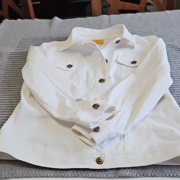 Ruby Rd. White Button-Up Shirt - Picture 3 of 4